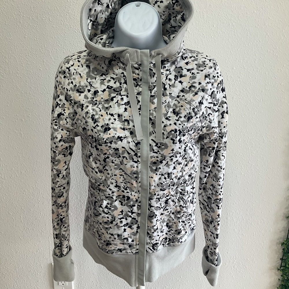 Lululemon jacket size 2